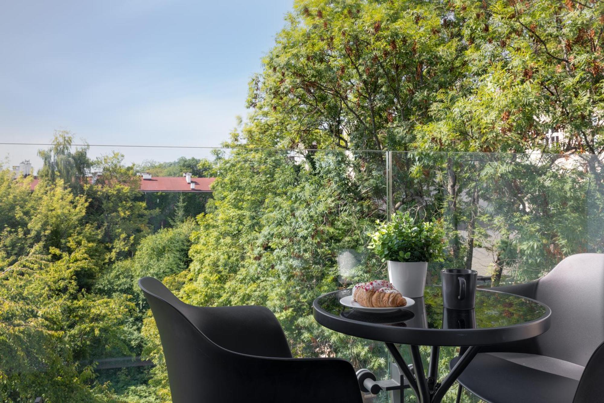 Studio Balcony